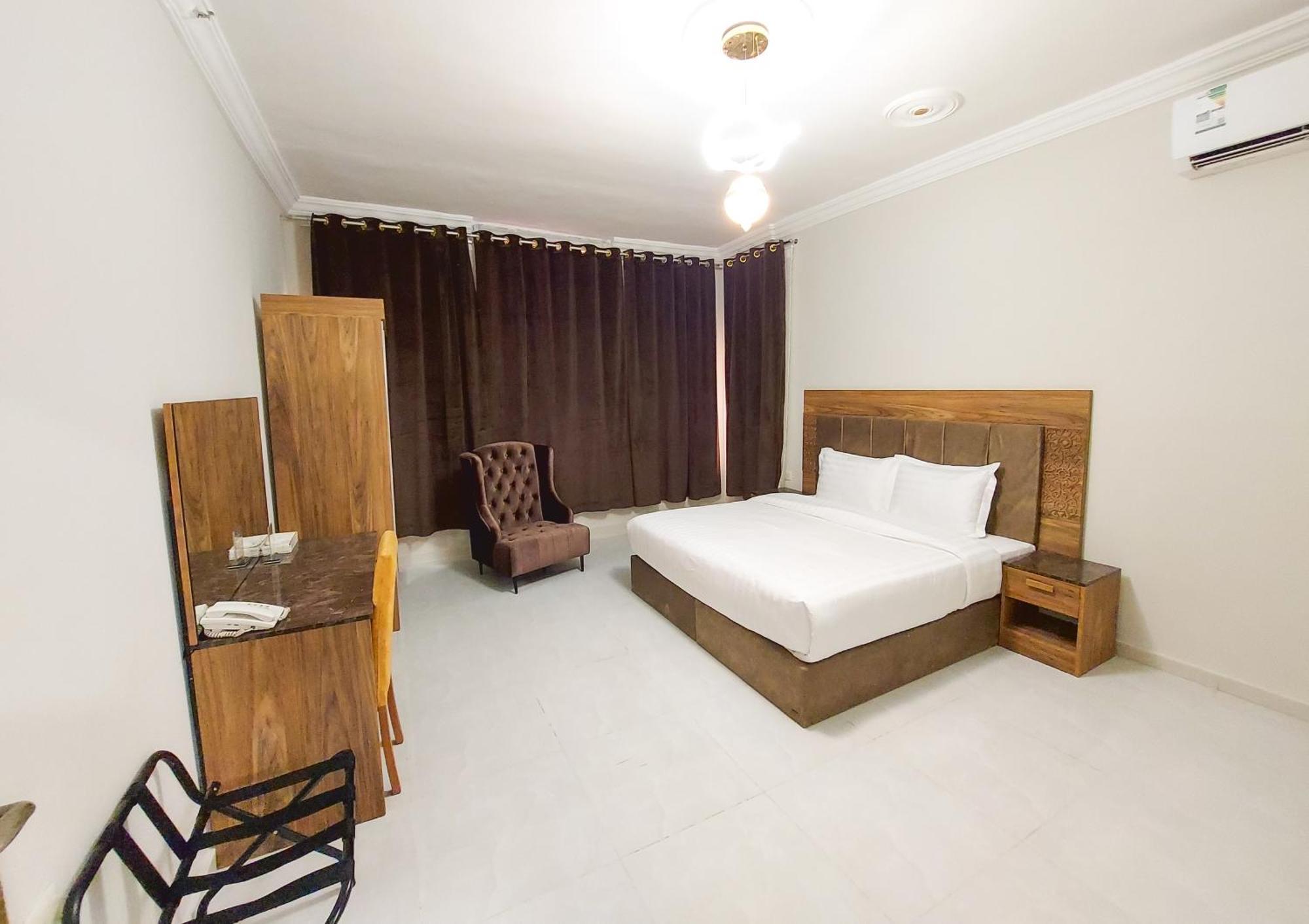 Iwan AlAndalusia hotel suites Alrehab Jeddah Bagian luar foto