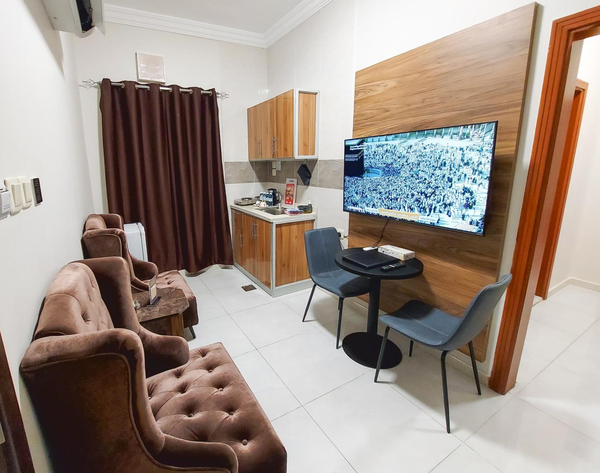 Iwan AlAndalusia hotel suites Alrehab Jeddah Bagian luar foto