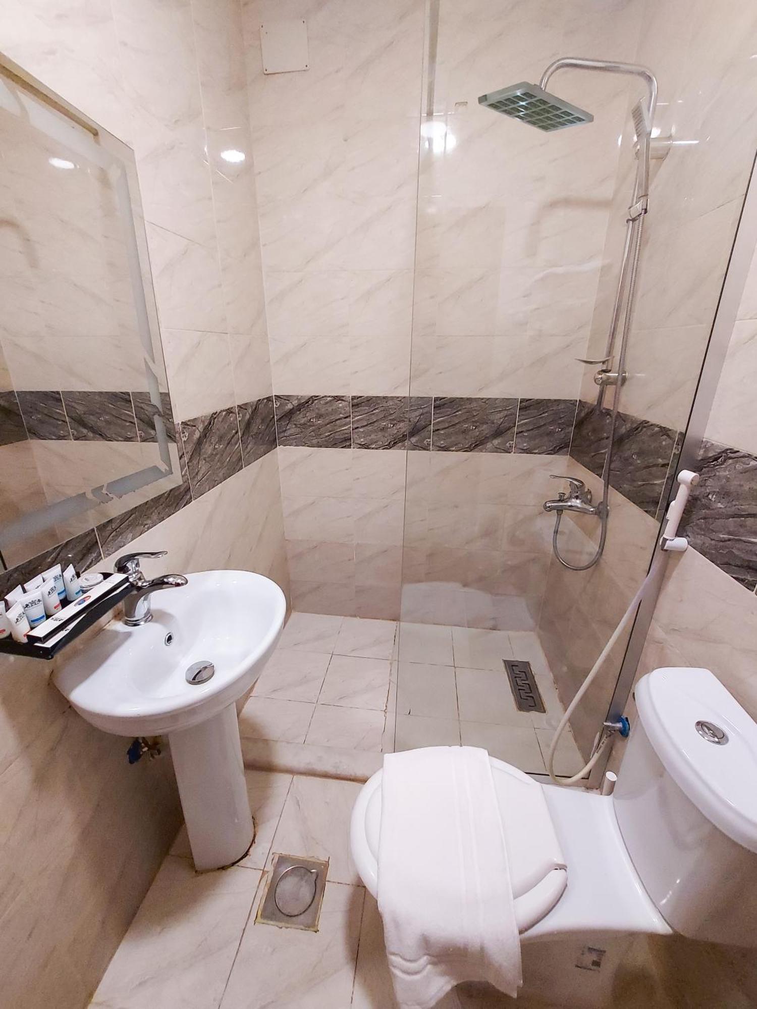 Iwan AlAndalusia hotel suites Alrehab Jeddah Bagian luar foto